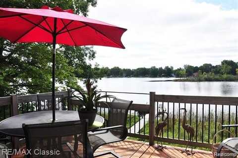 5050 Island Shore Drive, Pinckney, MI 48169