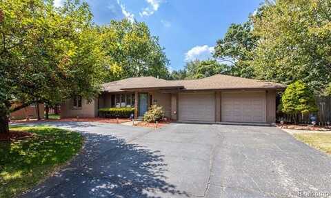 73 Nevada Avenue, Rochester Hills, MI 48309