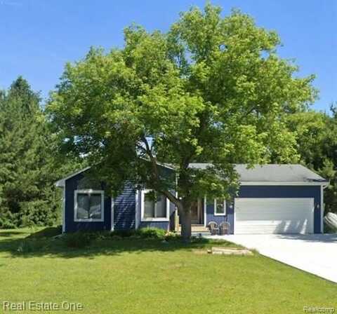 2525 Sherlock Trail, Highland, MI 48356