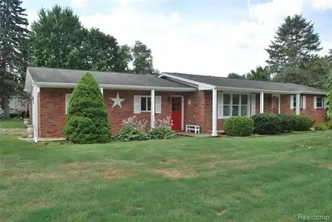 68 Meadow Lane, Lapeer, MI 48446