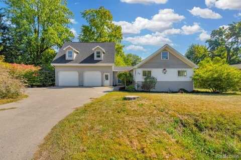 24 N Conklin Road, Lake Orion, MI 48362