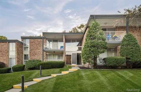 4049 W Maple Road, Bloomfield Hills, MI 48301