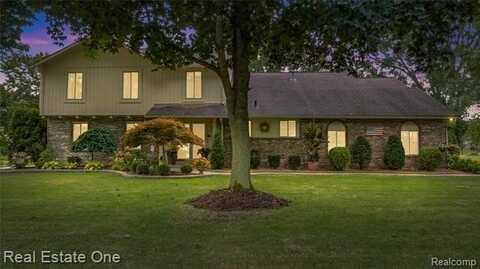 29251 Creek Bend Drive, Farmington Hills, MI 48331