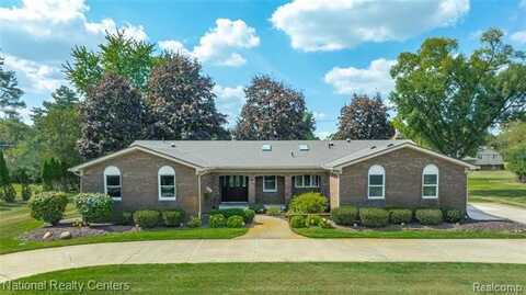 26131 Pleasant Valley Road, Farmington Hills, MI 48331