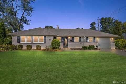 16276 Amherst Avenue S, Beverly Hills, MI 48025