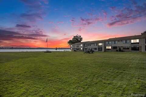 1700 River Road, Marysville, MI 48040