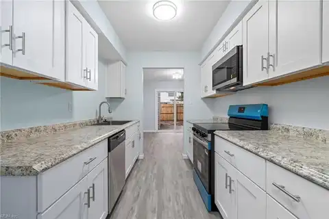 5349 Commons Ct, Virginia Beach, VA 23462