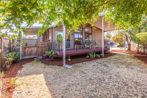 7455 SE KING RD, Milwaukie, OR 97222