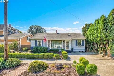 608 E FRANKLIN ST, Newberg, OR 97132