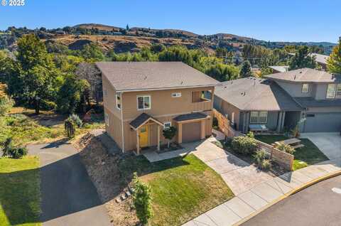 192 HONEY SUCKLE LN, The Dalles, OR 97058