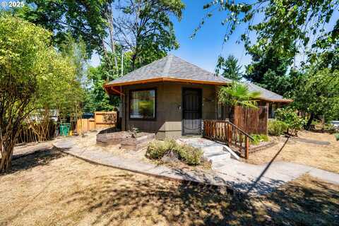 9647 SW CAPITOL HWY, Portland, OR 97219