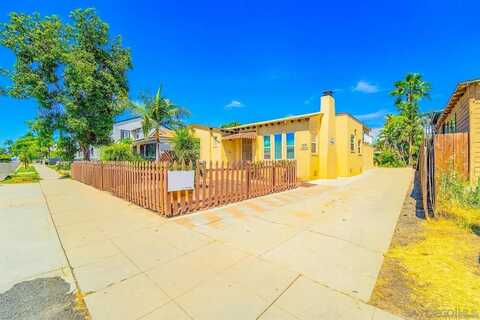 4135-37 Chamoune, San Diego, CA 92105