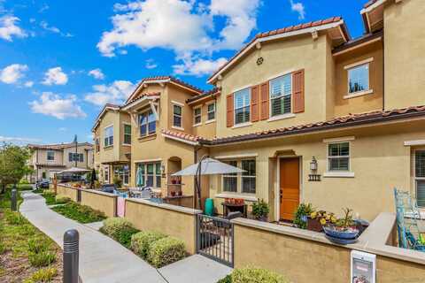 1119 Delpy View Ln, Vista, CA 92084
