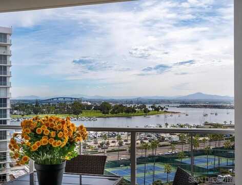 1720 Avenida del Mundo unit: 907, Coronado, CA 92118