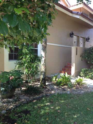 6601 Via Regina, Boca Raton, FL 33433
