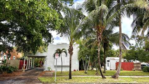 627 Winters Street, West Palm Beach, FL 33405