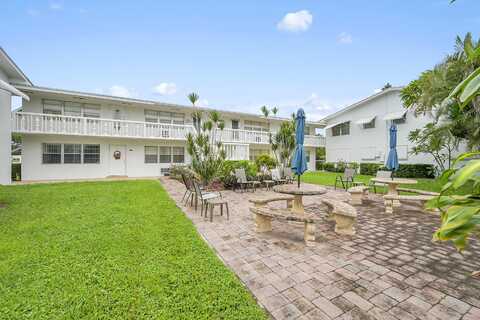 312 Sheffield M, West Palm Beach, FL 33417