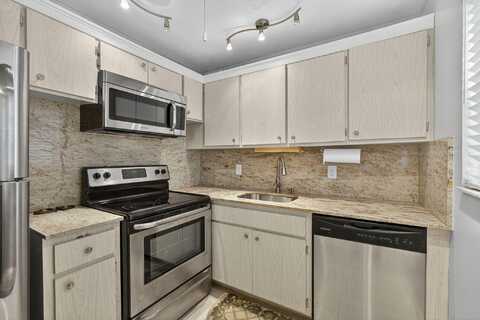 96 Dorchester E, West Palm Beach, FL 33417