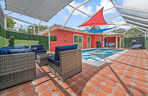 532 N Palmway, Lake Worth, FL 33460