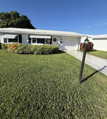 1904 SW Golf Lane, Boynton Beach, FL 33426