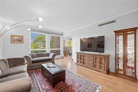 6075 Lincoln Drive, Edina, MN 55436