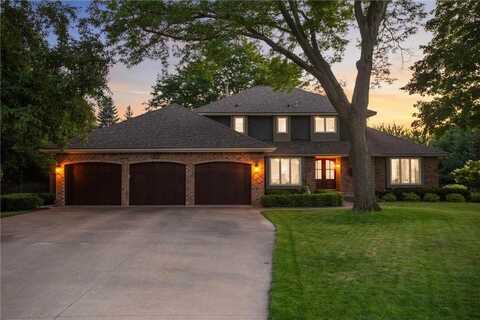 4277 Colleen Circle, Arden Hills, MN 55112