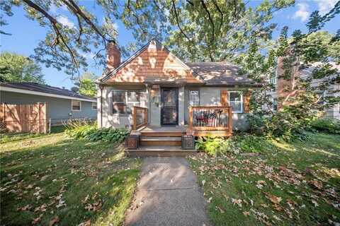 4253 Ewing Avenue N, Robbinsdale, MN 55422