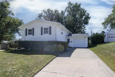 2111 Mineral Point Avenue, Janesville, WI 53545