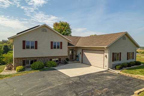 N7965 Valley View Road, New Glarus, WI 53574