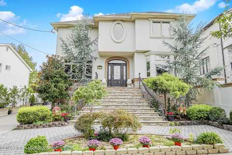 42 Mosely Avenue, Staten Island, NY 10312