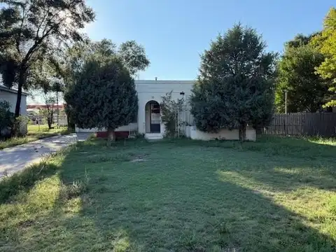 1025 South Monroe Street, Hugoton, KS 67951