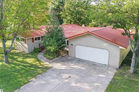 1571 NE Dorena Drive, Kalkaska, MI 49646