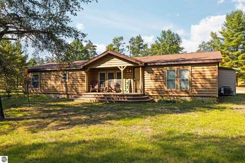 15983 Snay Drive SE, Grayling, MI 49738