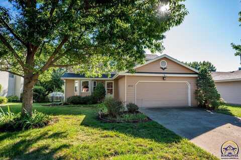 2830 SW Arvonia PL, Topeka, KS 66614