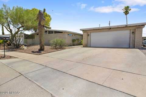 8908 E Maple Leaf Drive, Tucson, AZ 85710