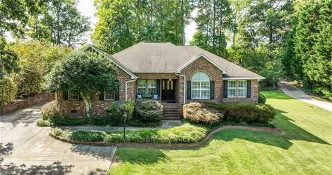471 W Hunting Ridge Drive, Thomasville, NC 27360