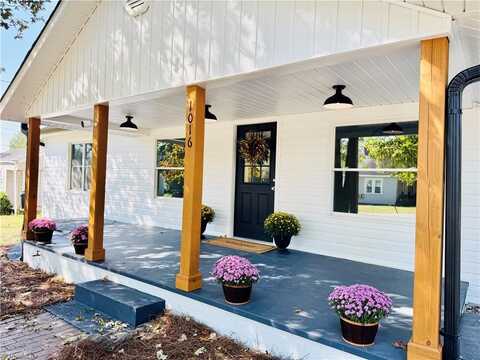 1016 Dudley Road, Yadkinville, NC 27055