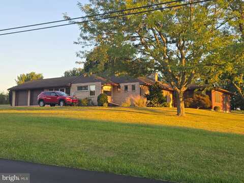 6352 PENN NATIONAL DRIVE, CHAMBERSBURG, PA 17201