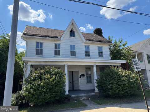 446 E QUEEN STREET, CHAMBERSBURG, PA 17201