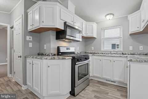8 DEL HAVEN COURT, WILMINGTON, DE 19809