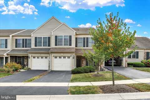 712 CREEKSIDE DRIVE, HUMMELSTOWN, PA 17036