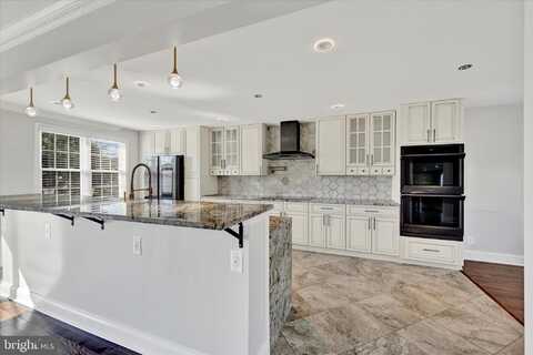 9205 GREENHOUSE CIRCLE, BALTIMORE, MD 21236