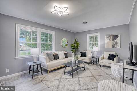 18 OAK STREET, CAMBRIDGE, MD 21613