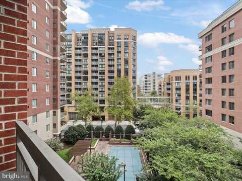 901 N MONROE STREET, ARLINGTON, VA 22201
