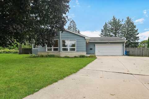 1450 Columbus Drive, Waterloo, IA 50702