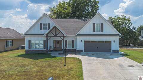 1002 Red Pine Circle, West Paducah, KY 42086
