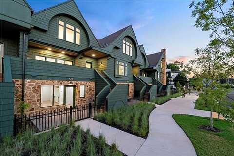 427 SE B ST, Bentonville, AR 72712