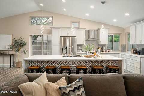 5519 E GROVERS Avenue, Scottsdale, AZ 85254