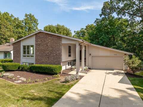 1856 Carriage Hill Road, Lisle, IL 60532
