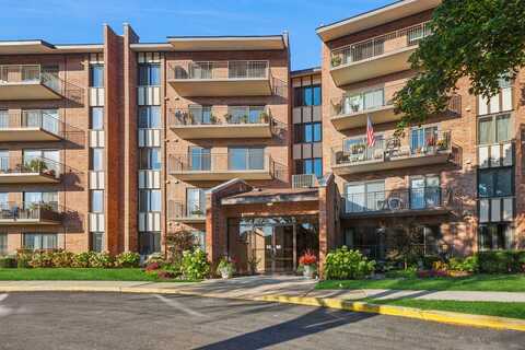 701 Lake Hinsdale Drive, Willowbrook, IL 60527